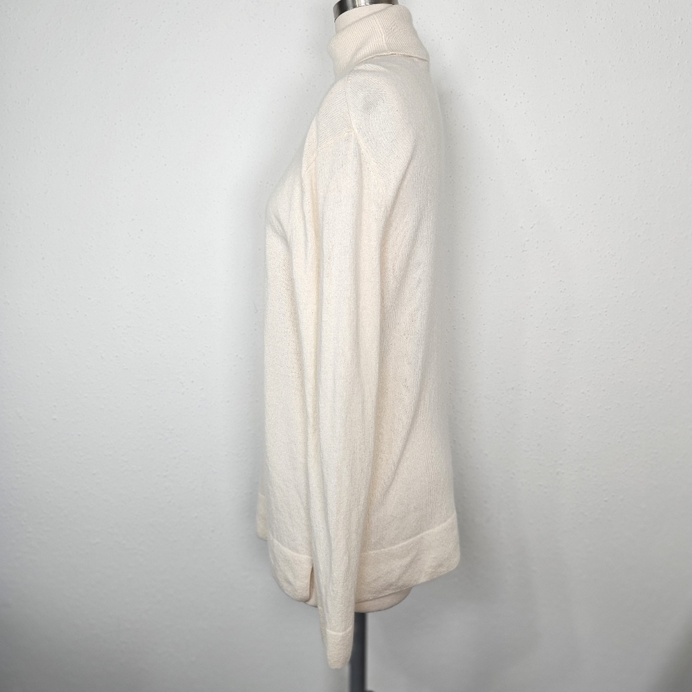 Neiman Marcus Cashmere Ivory Turtleneck Sweater Relaxed Fit L - Picture 6 of 10
